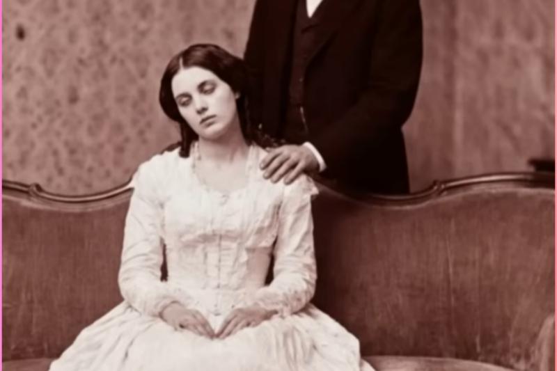 The Bride Was Already Dead When This Wedding Portrait Was Taken